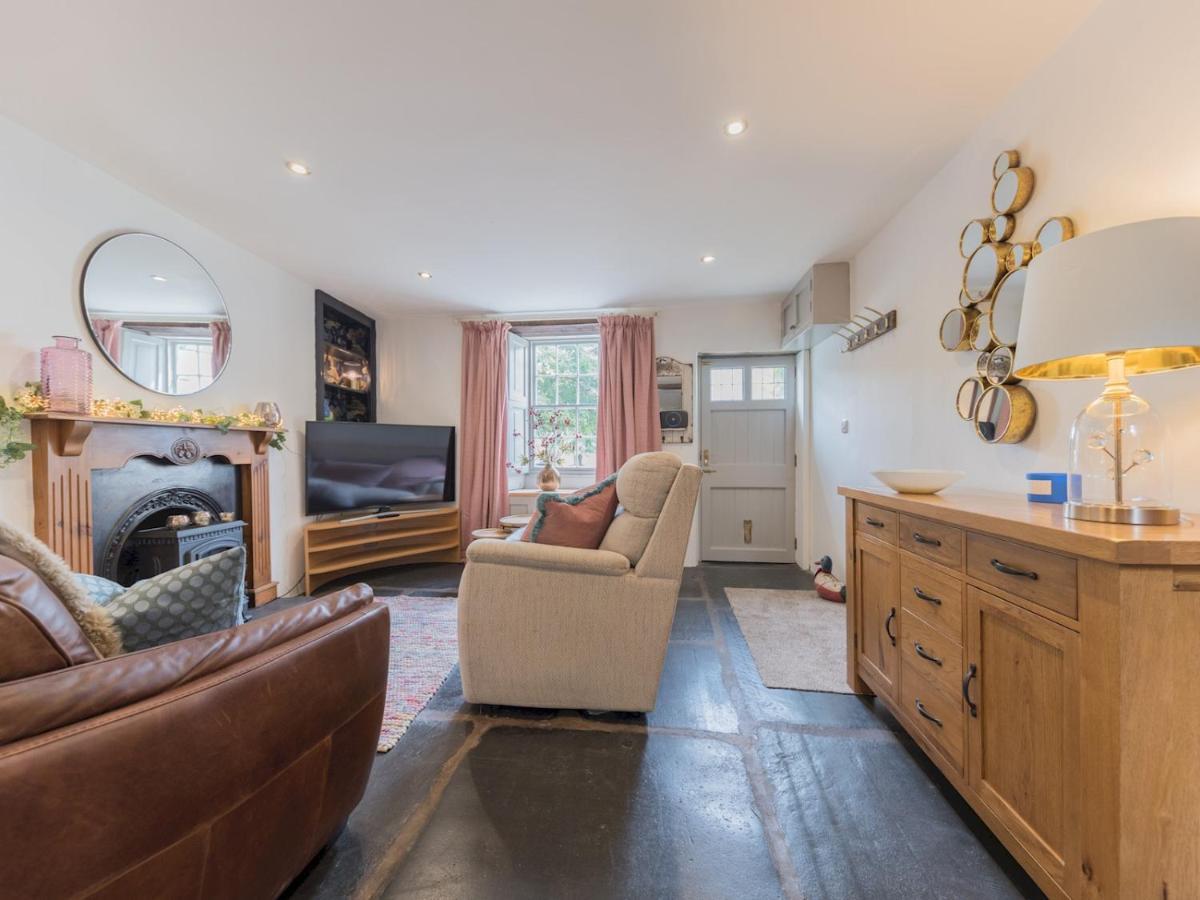 Villa Pass The Keys Mop Fair Sunny Garden Town Centre Ulverston Exterior foto