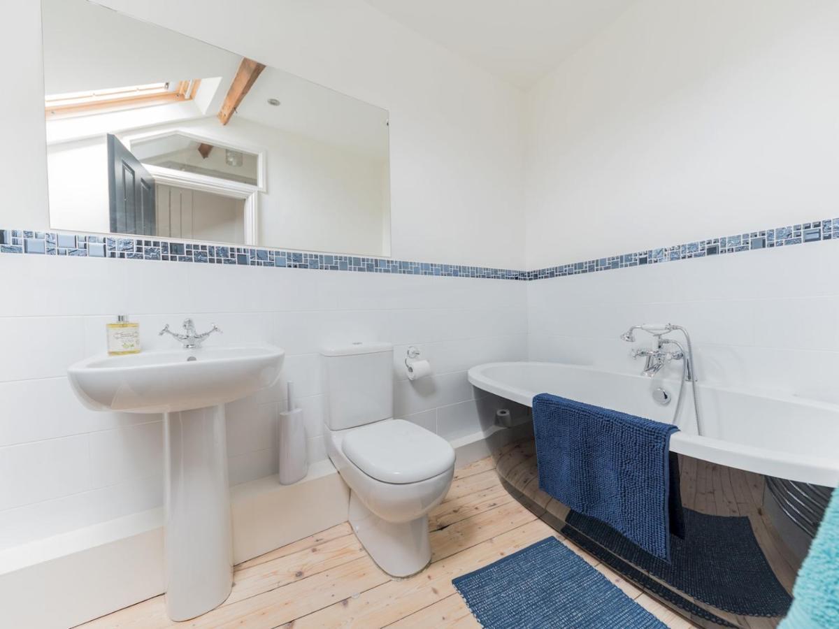 Villa Pass The Keys Mop Fair Sunny Garden Town Centre Ulverston Exterior foto